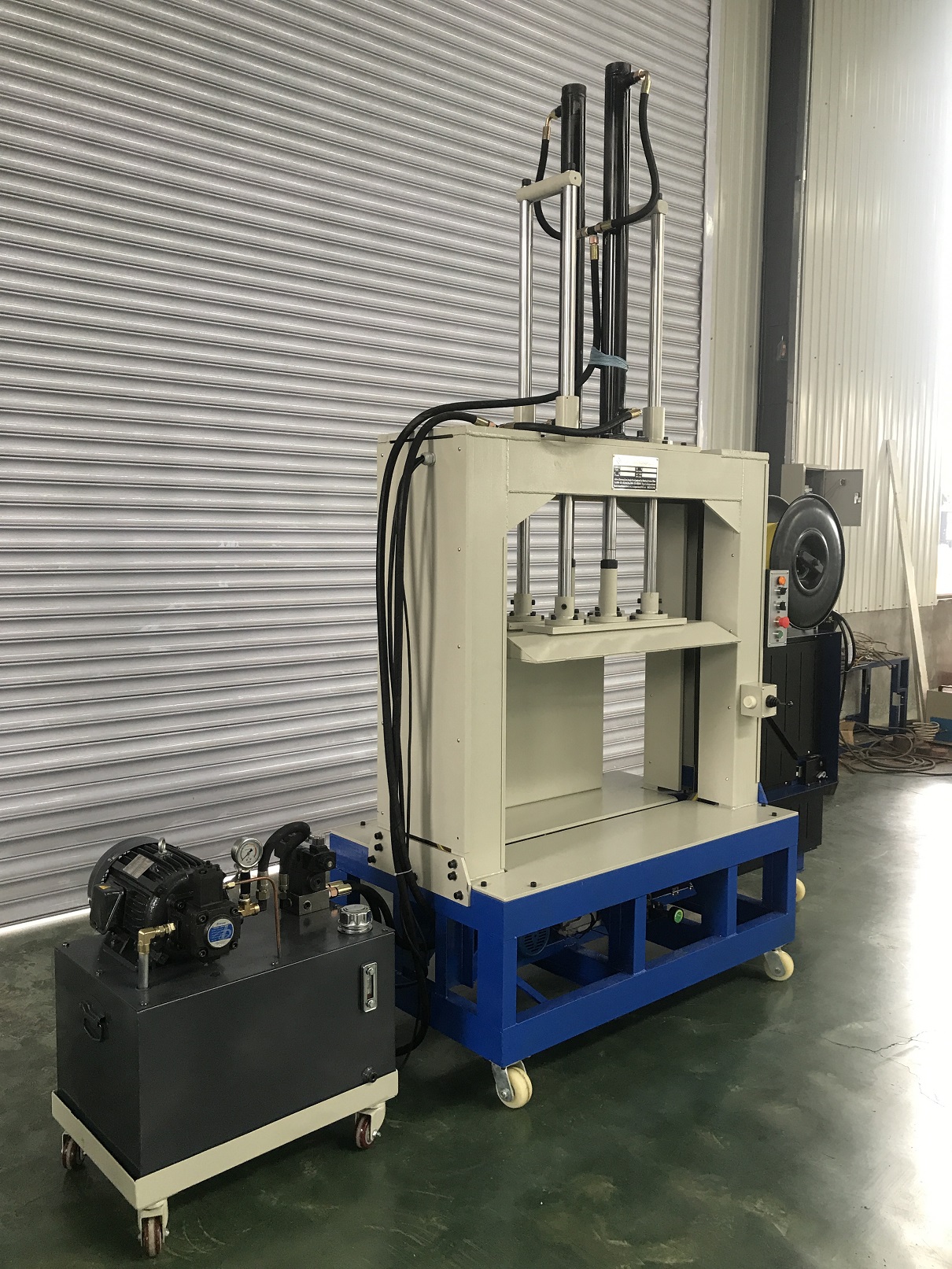 Tarpaulin Compression Packaging Machine 